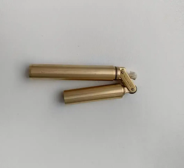 Бензиновая зажигалка Нунчаки